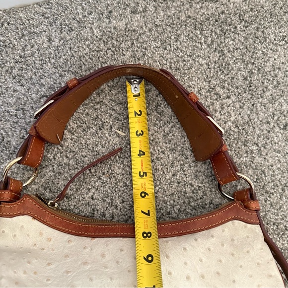 Dooney Bourke Women's Hobo Bag Pearl Ostrich Cream Brown Leather Shoulder Bag - Picture 14 of 16